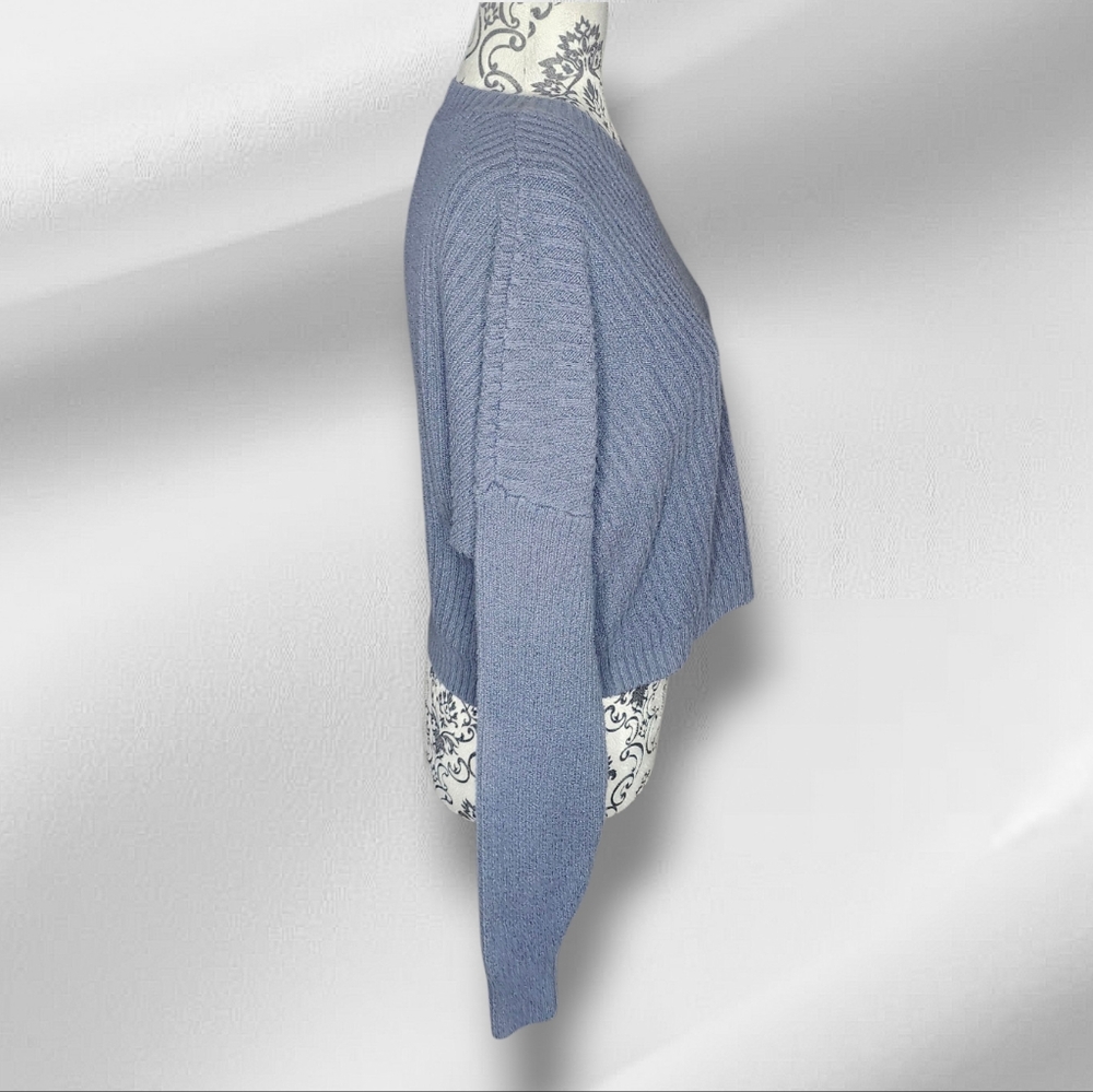 HOLLISTER Blue Cropped Sweater - Medium - Picture 2 of 5